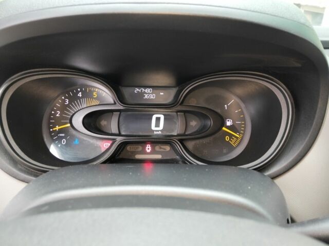 Белый Рено Трафик, объемом двигателя 1.6 л и пробегом 247 тыс. км за 12300 $, фото 13 на Automoto.ua