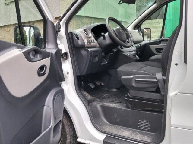 Белый Рено Трафик, объемом двигателя 1.6 л и пробегом 247 тыс. км за 12300 $, фото 11 на Automoto.ua