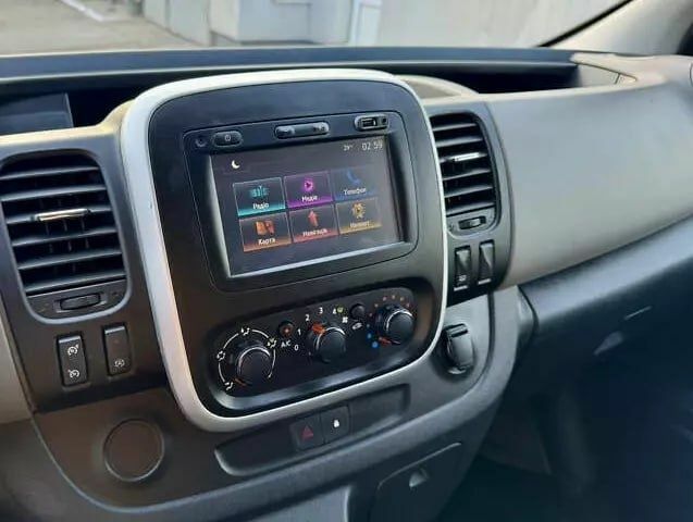 Білий Рено Трафік, об'ємом двигуна 1.6 л та пробігом 220 тис. км за 13200 $, фото 5 на Automoto.ua