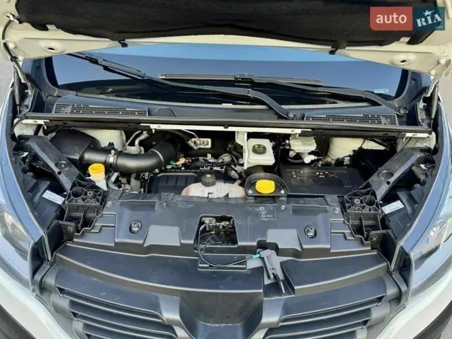 Білий Рено Трафік, об'ємом двигуна 1.6 л та пробігом 220 тис. км за 13200 $, фото 9 на Automoto.ua