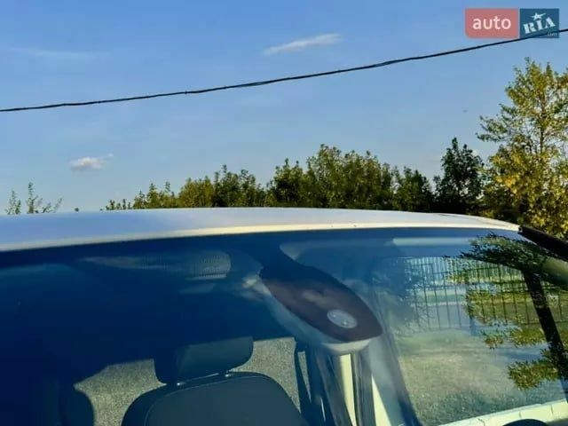 Білий Рено Трафік, об'ємом двигуна 1.6 л та пробігом 220 тис. км за 13200 $, фото 8 на Automoto.ua