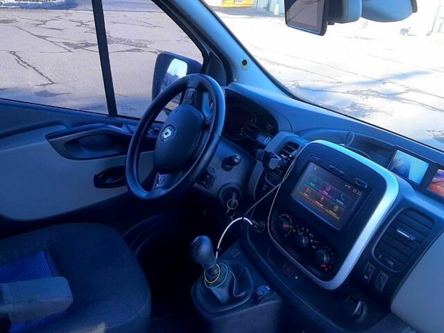 Белый Рено Трафик, объемом двигателя 1.6 л и пробегом 141 тыс. км за 13000 $, фото 6 на Automoto.ua