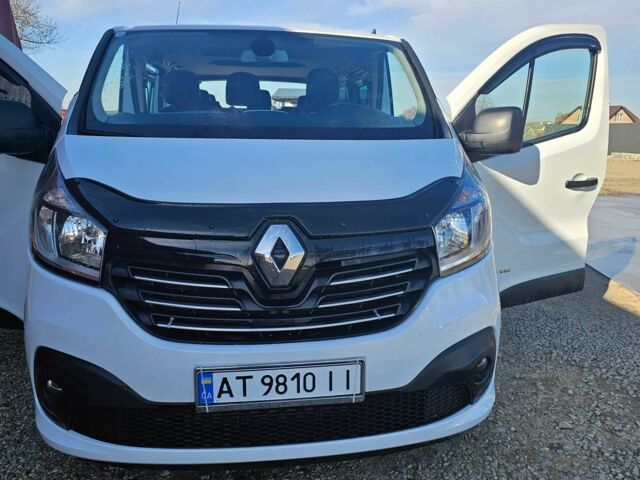 Белый Рено Трафик, объемом двигателя 1.6 л и пробегом 240 тыс. км за 15800 $, фото 1 на Automoto.ua