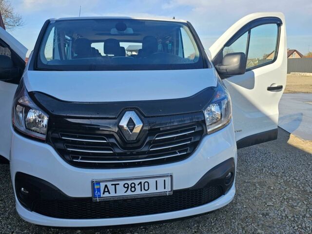 Белый Рено Трафик, объемом двигателя 1.6 л и пробегом 240 тыс. км за 15800 $, фото 2 на Automoto.ua