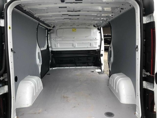 Белый Рено Трафик, объемом двигателя 1.6 л и пробегом 105 тыс. км за 12500 $, фото 5 на Automoto.ua