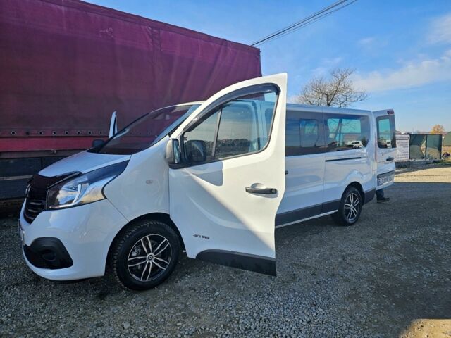 Белый Рено Трафик, объемом двигателя 1.6 л и пробегом 240 тыс. км за 15800 $, фото 3 на Automoto.ua