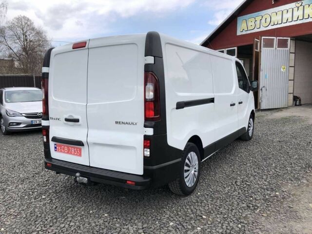 Белый Рено Трафик, объемом двигателя 1.6 л и пробегом 105 тыс. км за 12500 $, фото 2 на Automoto.ua