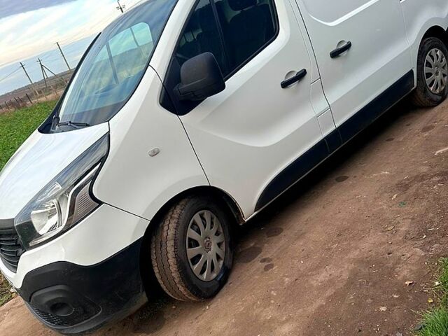 Белый Рено Трафик, объемом двигателя 1.6 л и пробегом 247 тыс. км за 19000 $, фото 12 на Automoto.ua