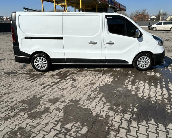 Белый Рено Трафик, объемом двигателя 1.6 л и пробегом 221 тыс. км за 16700 $, фото 5 на Automoto.ua