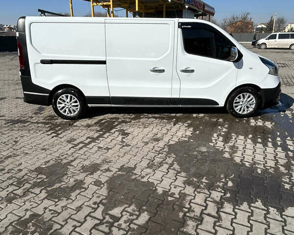 Белый Рено Трафик, объемом двигателя 1.6 л и пробегом 221 тыс. км за 16700 $, фото 6 на Automoto.ua