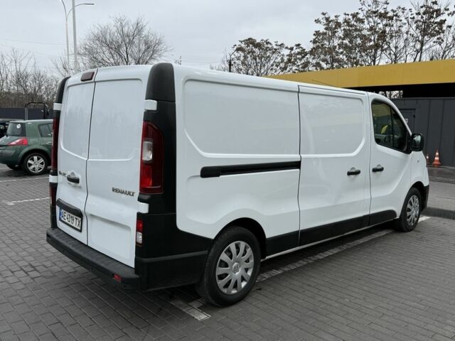 Белый Рено Трафик, объемом двигателя 1.6 л и пробегом 218 тыс. км за 10900 $, фото 5 на Automoto.ua