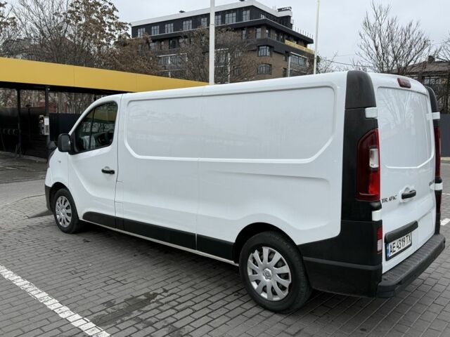 Белый Рено Трафик, объемом двигателя 1.6 л и пробегом 218 тыс. км за 10900 $, фото 3 на Automoto.ua