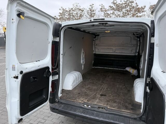 Белый Рено Трафик, объемом двигателя 1.6 л и пробегом 218 тыс. км за 10900 $, фото 7 на Automoto.ua