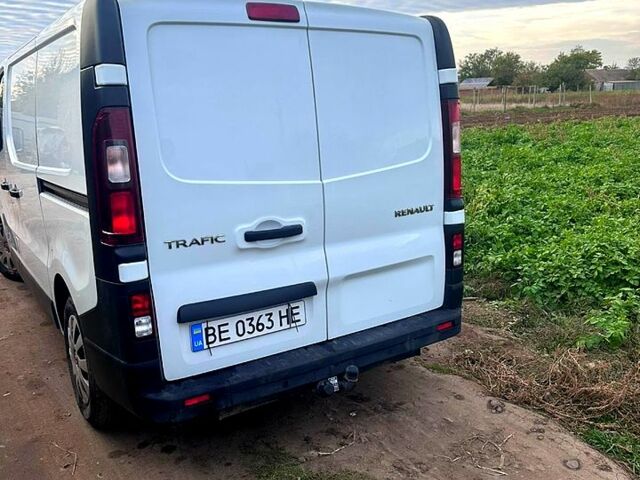 Белый Рено Трафик, объемом двигателя 1.6 л и пробегом 247 тыс. км за 19000 $, фото 3 на Automoto.ua