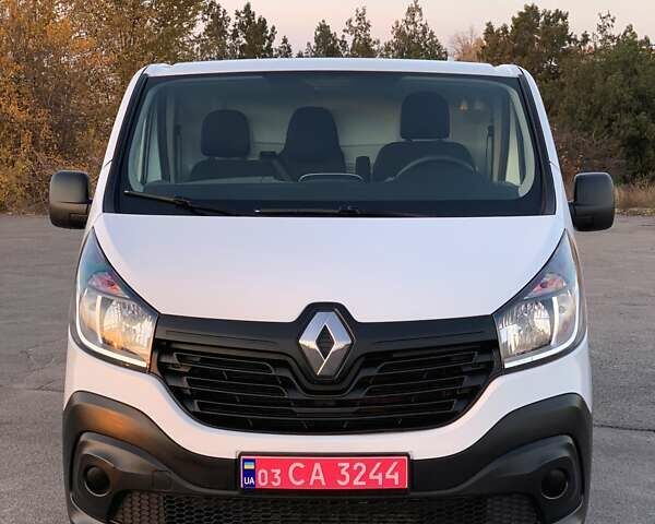Белый Рено Трафик, объемом двигателя 1.6 л и пробегом 175 тыс. км за 15500 $, фото 2 на Automoto.ua