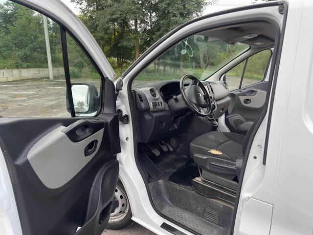 Білий Рено Трафік, об'ємом двигуна 1.6 л та пробігом 280 тис. км за 12500 $, фото 9 на Automoto.ua