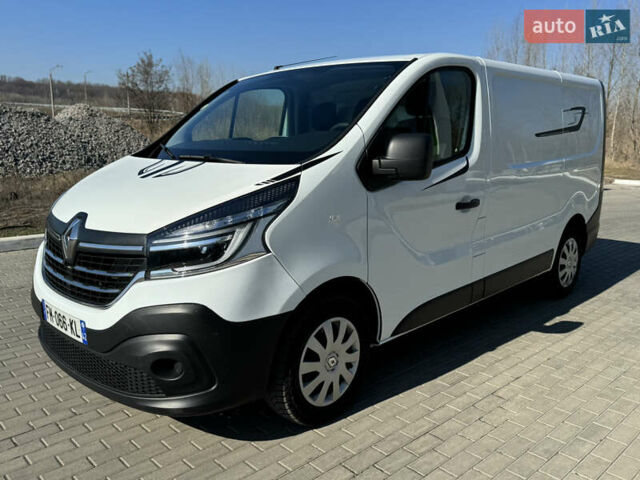 Белый Рено Трафик, объемом двигателя 2 л и пробегом 114 тыс. км за 17000 $, фото 2 на Automoto.ua