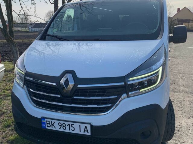 Білий Рено Трафік, об'ємом двигуна 2 л та пробігом 160 тис. км за 23599 $, фото 1 на Automoto.ua