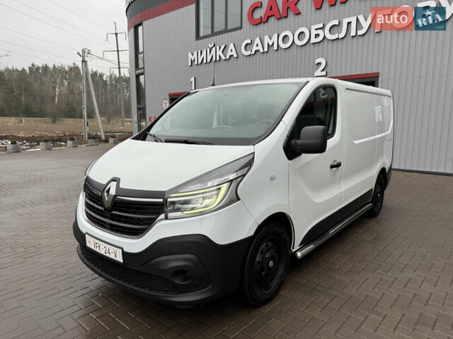 Белый Рено Трафик, объемом двигателя 2 л и пробегом 199 тыс. км за 17950 $, фото 66 на Automoto.ua