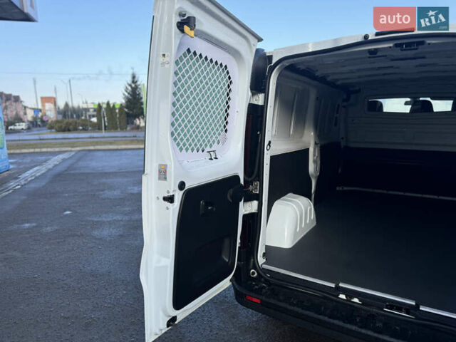 Белый Рено Трафик, объемом двигателя 2 л и пробегом 215 тыс. км за 16300 $, фото 24 на Automoto.ua