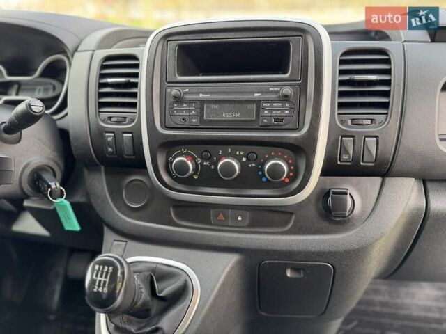 Белый Рено Трафик, объемом двигателя 2 л и пробегом 210 тыс. км за 16600 $, фото 16 на Automoto.ua