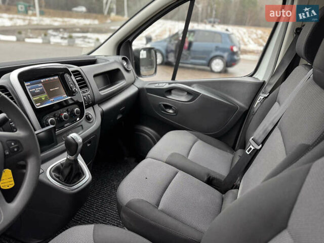 Белый Рено Трафик, объемом двигателя 2 л и пробегом 199 тыс. км за 17950 $, фото 50 на Automoto.ua
