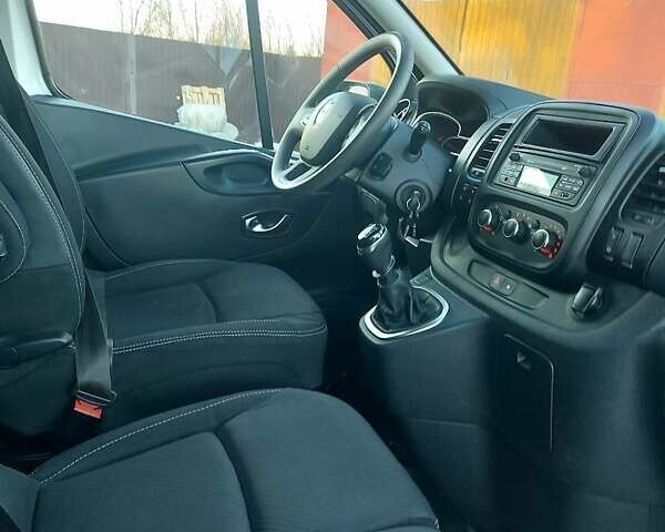 Белый Рено Трафик, объемом двигателя 2 л и пробегом 140 тыс. км за 18300 $, фото 38 на Automoto.ua