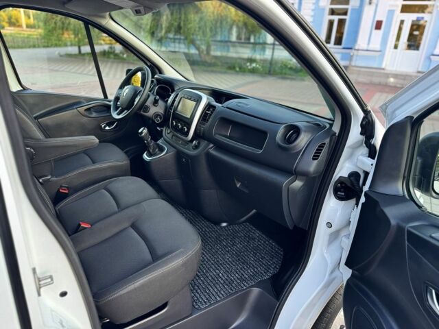 Белый Рено Трафик, объемом двигателя 2 л и пробегом 93 тыс. км за 20500 $, фото 19 на Automoto.ua