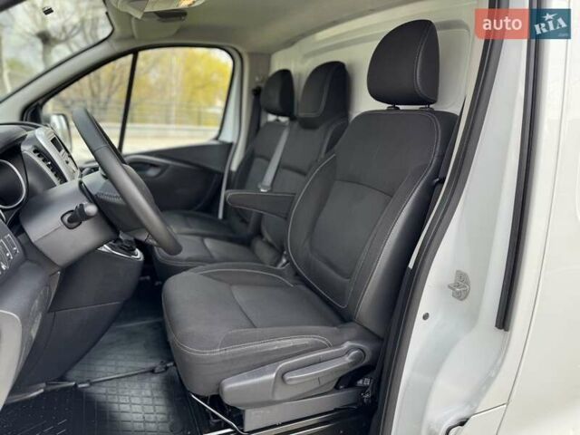 Белый Рено Трафик, объемом двигателя 2 л и пробегом 210 тыс. км за 16600 $, фото 13 на Automoto.ua