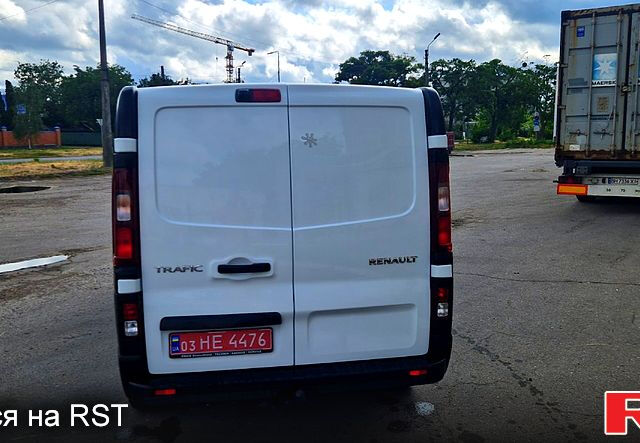 Белый Рено Трафик, объемом двигателя 2 л и пробегом 102 тыс. км за 18900 $, фото 6 на Automoto.ua