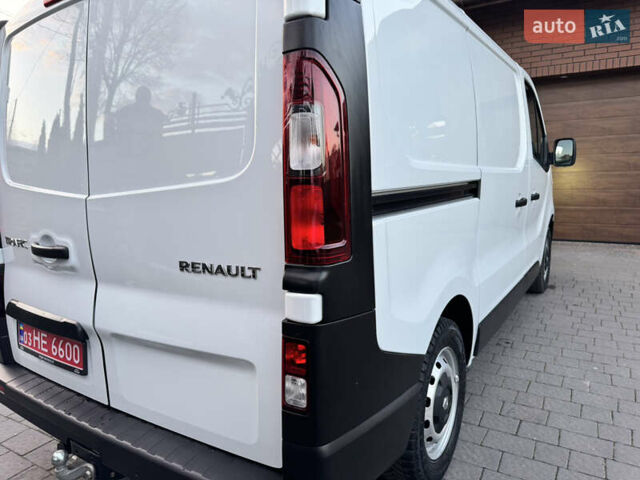 Белый Рено Трафик, объемом двигателя 2 л и пробегом 210 тыс. км за 15900 $, фото 68 на Automoto.ua
