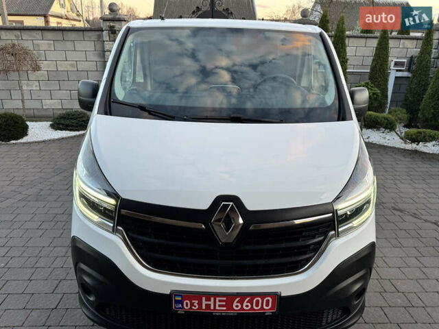 Белый Рено Трафик, объемом двигателя 2 л и пробегом 210 тыс. км за 15900 $, фото 52 на Automoto.ua