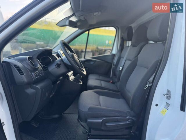 Белый Рено Трафик, объемом двигателя 2 л и пробегом 215 тыс. км за 16300 $, фото 11 на Automoto.ua