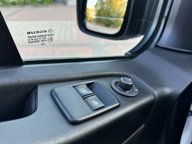 Белый Рено Трафик, объемом двигателя 2 л и пробегом 93 тыс. км за 20500 $, фото 17 на Automoto.ua