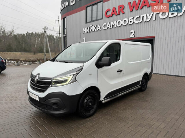 Белый Рено Трафик, объемом двигателя 2 л и пробегом 199 тыс. км за 17950 $, фото 4 на Automoto.ua