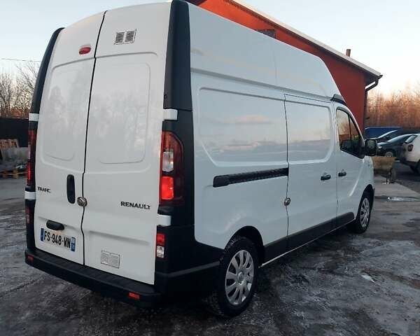 Белый Рено Трафик, объемом двигателя 2 л и пробегом 140 тыс. км за 18300 $, фото 55 на Automoto.ua