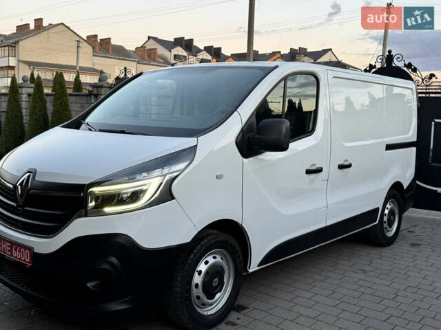 Белый Рено Трафик, объемом двигателя 2 л и пробегом 210 тыс. км за 15900 $, фото 4 на Automoto.ua