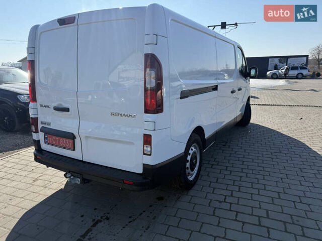 Белый Рено Трафик, объемом двигателя 2 л и пробегом 89 тыс. км за 17550 $, фото 3 на Automoto.ua