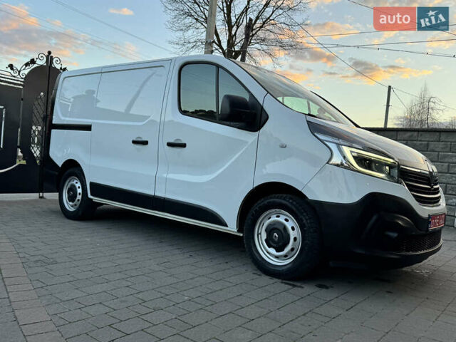 Белый Рено Трафик, объемом двигателя 2 л и пробегом 210 тыс. км за 15900 $, фото 88 на Automoto.ua