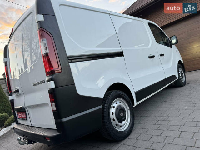 Белый Рено Трафик, объемом двигателя 2 л и пробегом 210 тыс. км за 15900 $, фото 61 на Automoto.ua