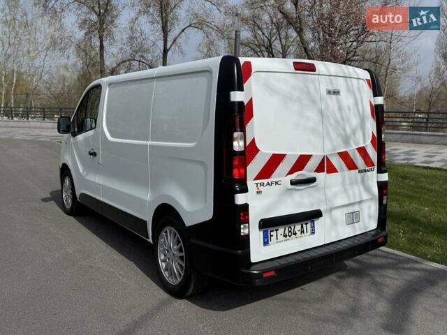 Белый Рено Трафик, объемом двигателя 2 л и пробегом 210 тыс. км за 16600 $, фото 4 на Automoto.ua