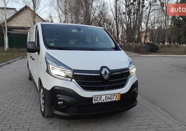 Белый Рено Трафик, объемом двигателя 2 л и пробегом 216 тыс. км за 16400 $, фото 3 на Automoto.ua