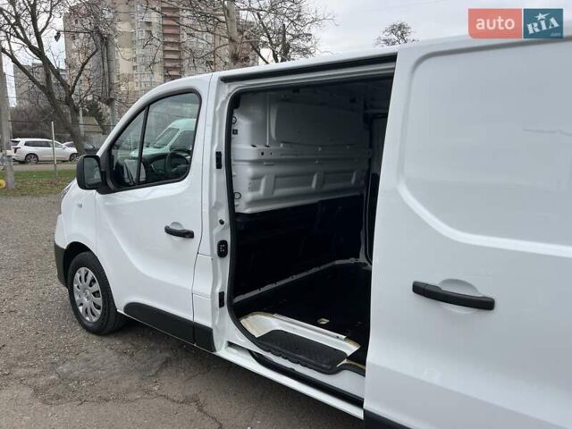Белый Рено Трафик, объемом двигателя 0 л и пробегом 224 тыс. км за 18999 $, фото 35 на Automoto.ua