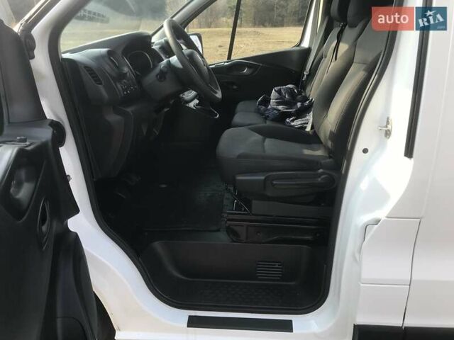Білий Рено Трафік, об'ємом двигуна 2 л та пробігом 220 тис. км за 15500 $, фото 32 на Automoto.ua