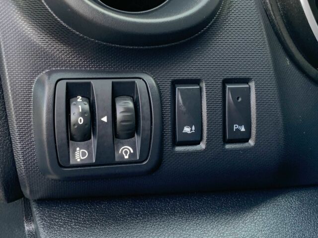 Белый Рено Трафик, объемом двигателя 2 л и пробегом 209 тыс. км за 16955 $, фото 17 на Automoto.ua