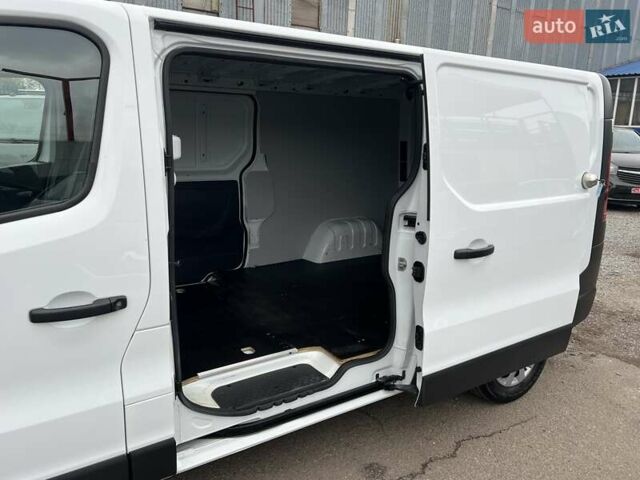 Белый Рено Трафик, объемом двигателя 0 л и пробегом 224 тыс. км за 18999 $, фото 33 на Automoto.ua