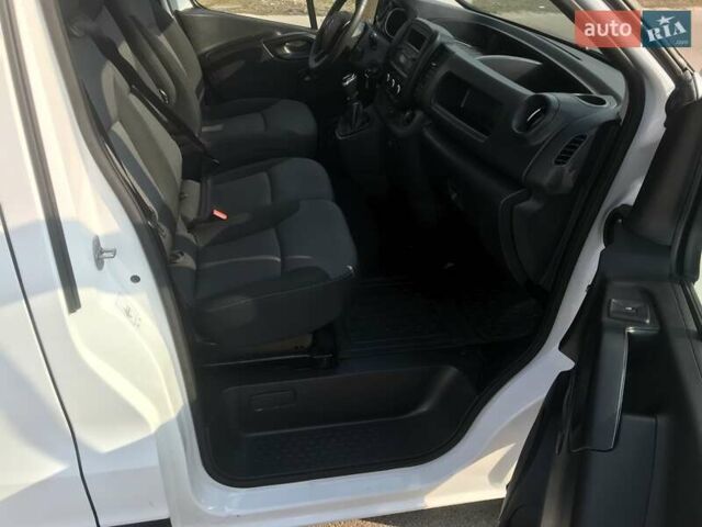 Білий Рено Трафік, об'ємом двигуна 2 л та пробігом 220 тис. км за 15500 $, фото 30 на Automoto.ua