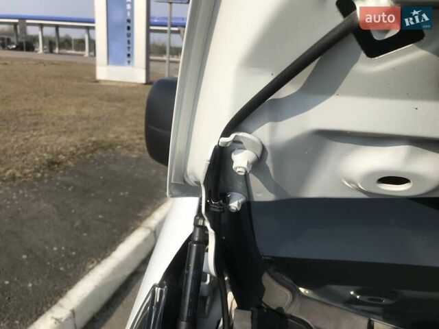 Білий Рено Трафік, об'ємом двигуна 2 л та пробігом 220 тис. км за 15500 $, фото 4 на Automoto.ua