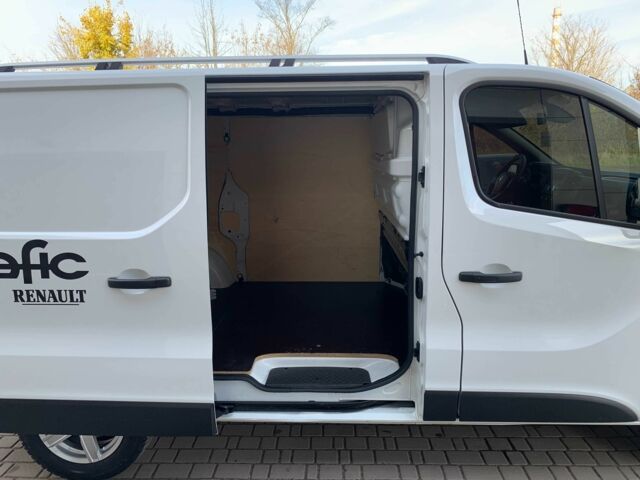 Белый Рено Трафик, объемом двигателя 2 л и пробегом 209 тыс. км за 16955 $, фото 14 на Automoto.ua