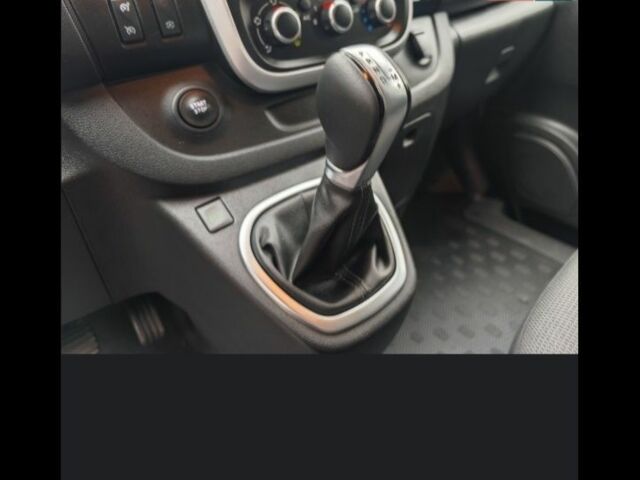 Белый Рено Трафик, объемом двигателя 2 л и пробегом 98 тыс. км за 19199 $, фото 4 на Automoto.ua